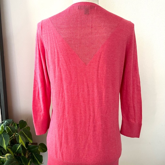 BANANA REPUBLIC Knit  Pink Crochet Trim Top Long Sleeve Round Neck size Small - Picture 2 of 7
